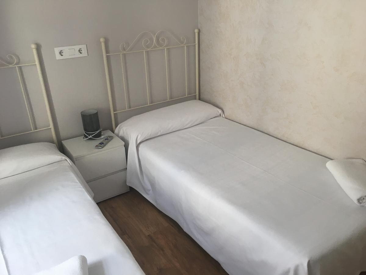 Albergue Santiago Apostol Логроньйо Екстер'єр фото